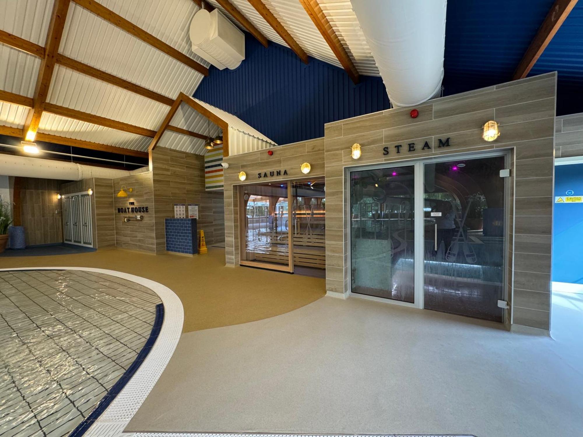 Dragonfly Lodge South Cerney Eksteriør bilde